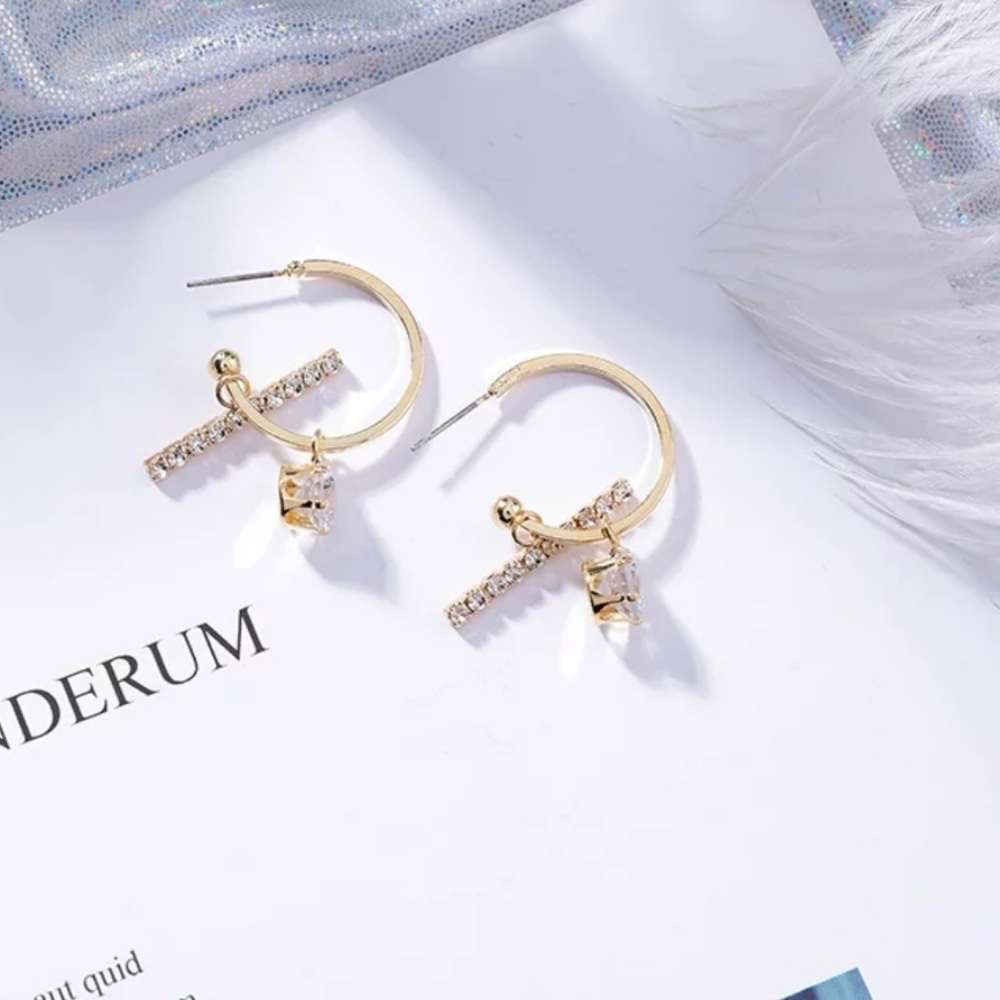 New Rhinestone Hoop Earring, Color Gold - Picture 4 of 4